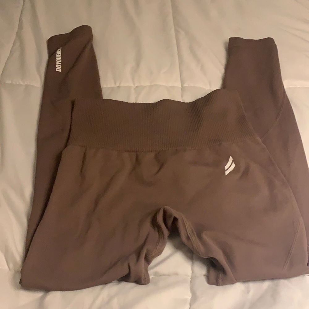 Doyoueven Brown Seamless Leggings